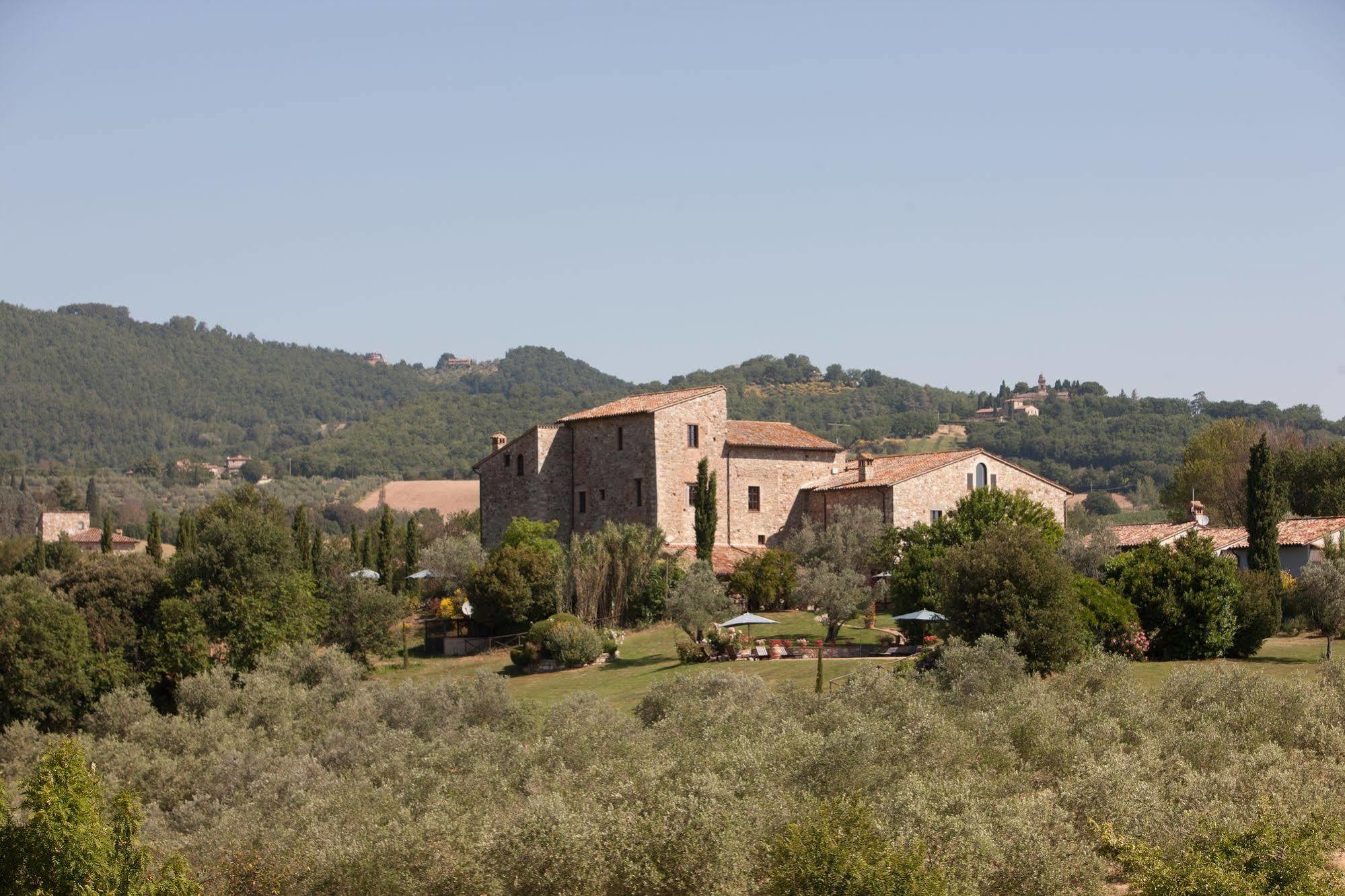 Tenuta Di Canonica โตดี ภายนอก รูปภาพ