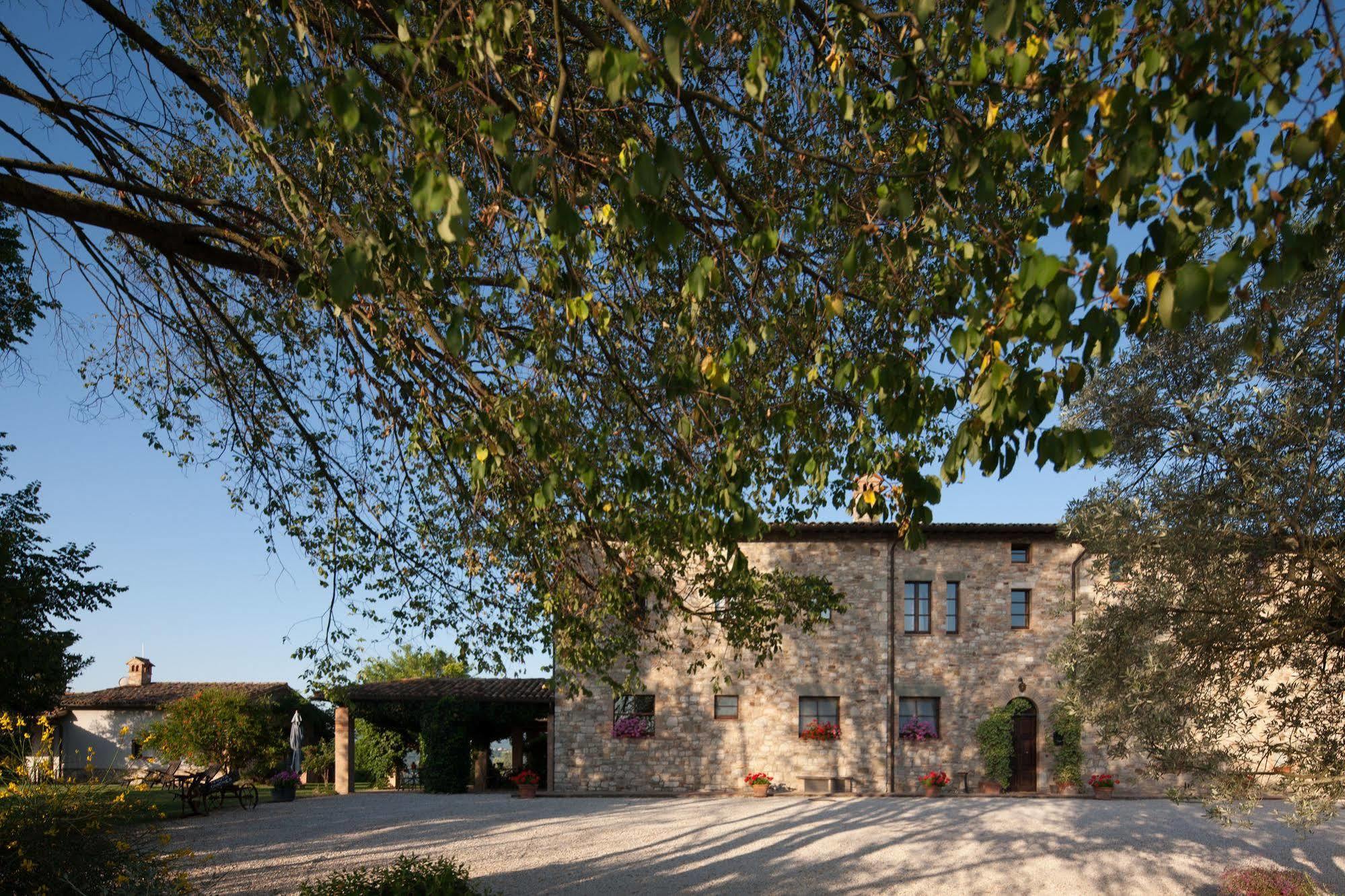 Tenuta Di Canonica โตดี ภายนอก รูปภาพ