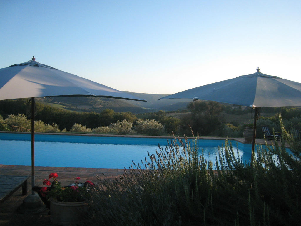 Tenuta Di Canonica โตดี ภายนอก รูปภาพ